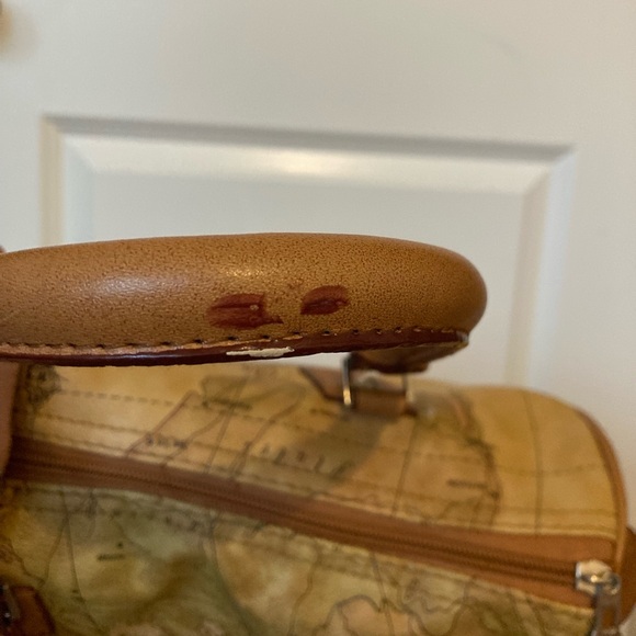 Leather world map bag/purse with strap - Picture 7 of 8